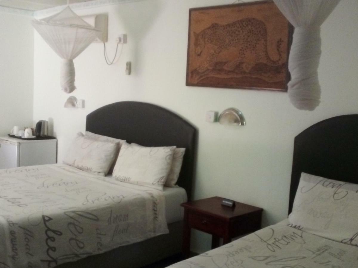 Gloria'S Bed And Breakfast Livingstone Exteriör bild
