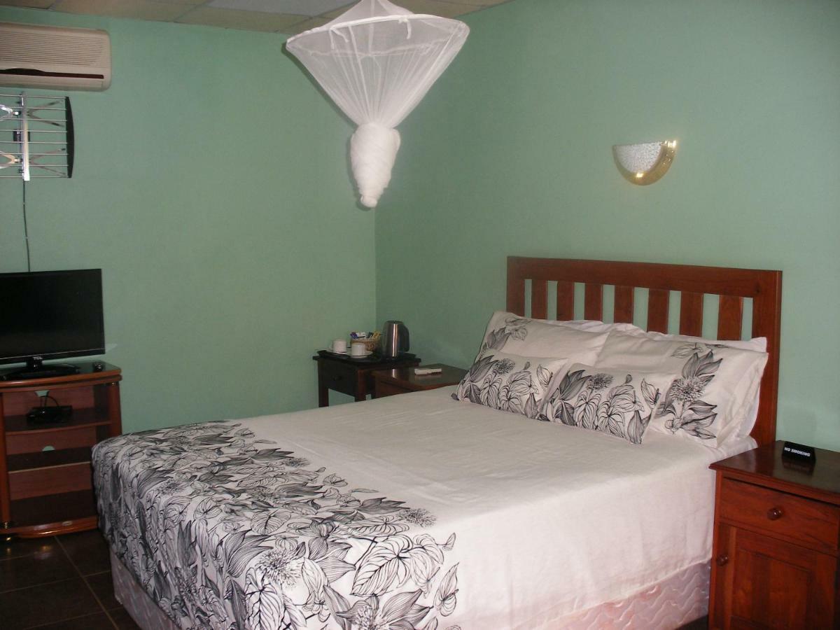 Gloria'S Bed And Breakfast Livingstone Exteriör bild
